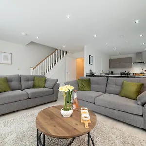  Apartment Luxury Duplex 2-bed Fruit Market Marina